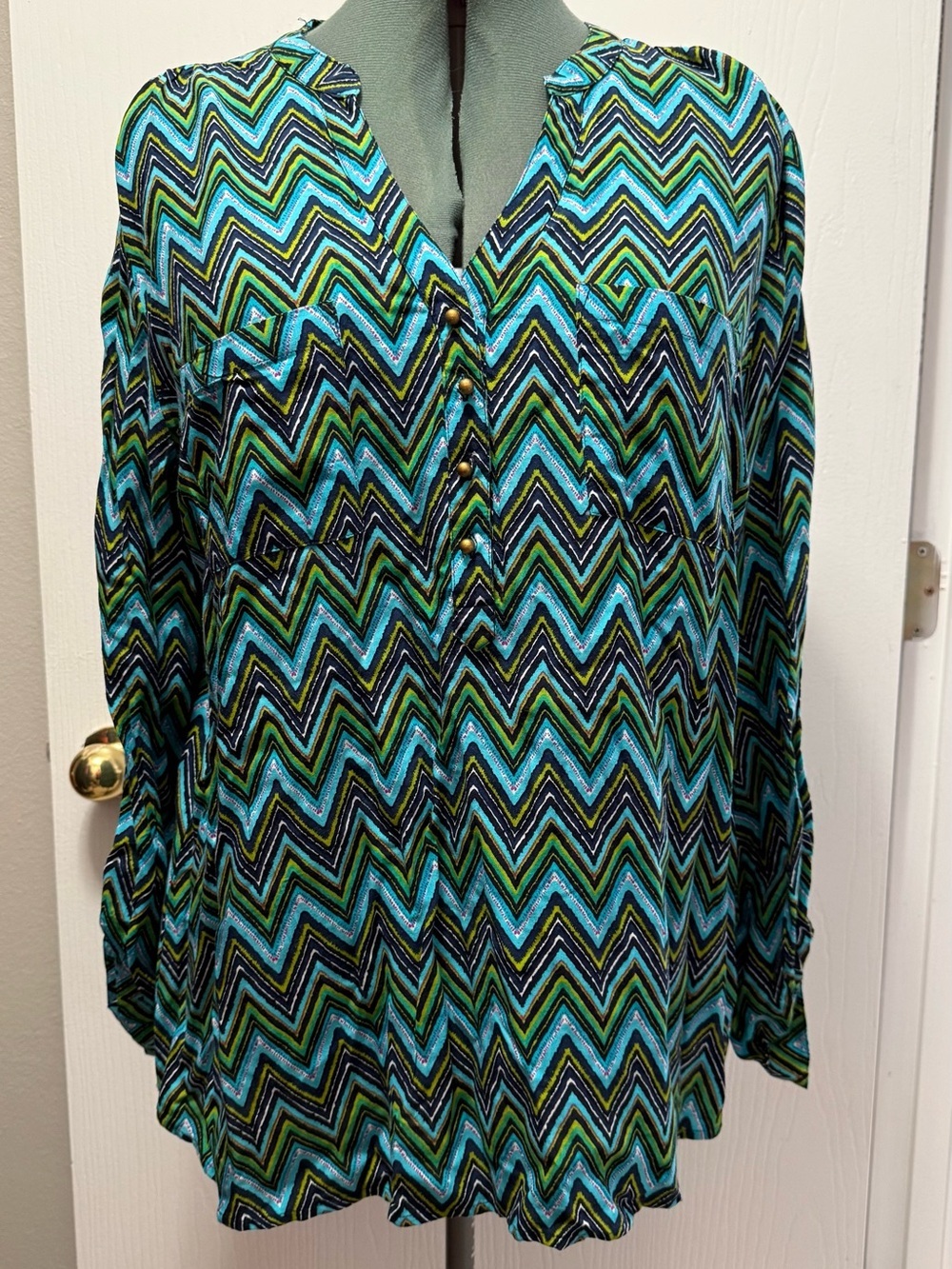 Cato Women’s Chevron Print Blouse Blue Green V-Neck Boho Top Chic Size 18/20